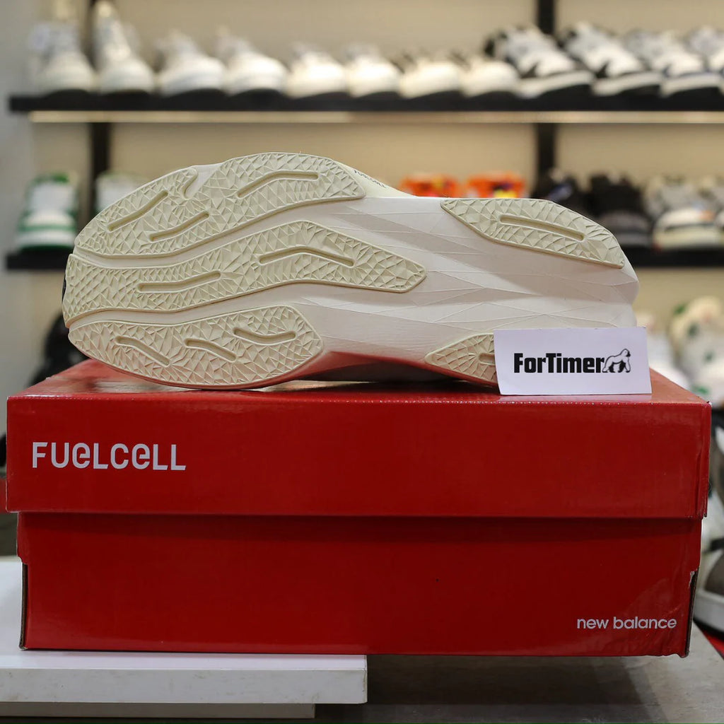 New Balance FuelCell Rebel V4 Branco White