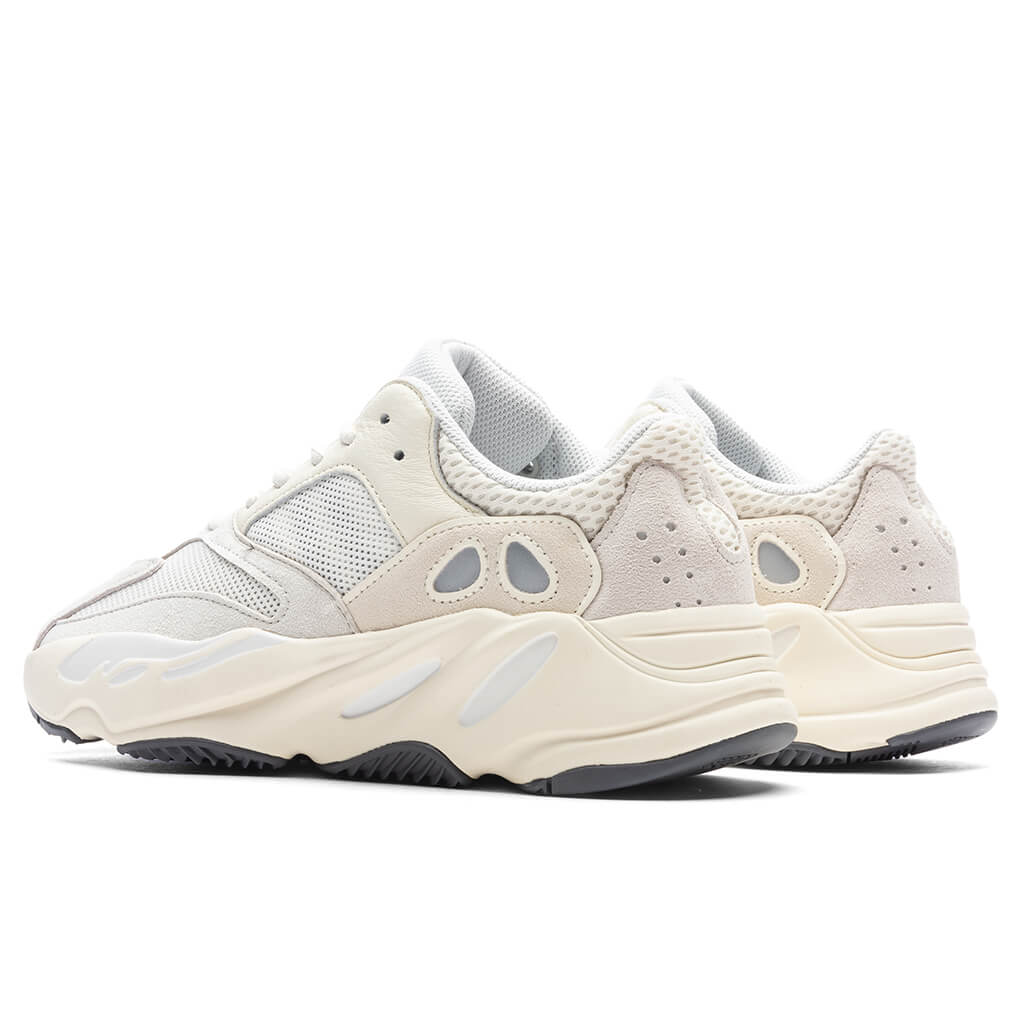 Yeezy Boost 700 Analog