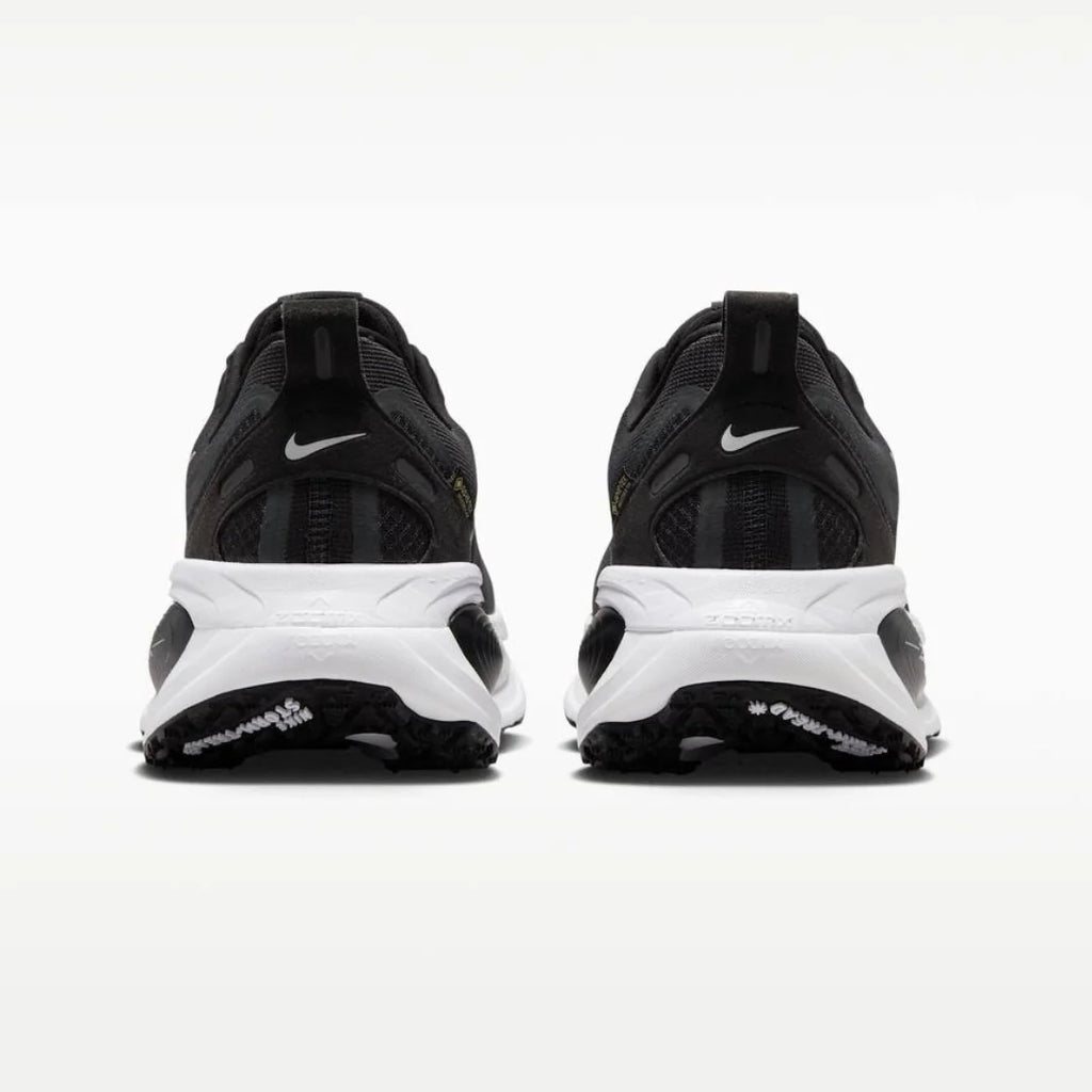 Nike Vomero 18 GORE TEX Preto Branco