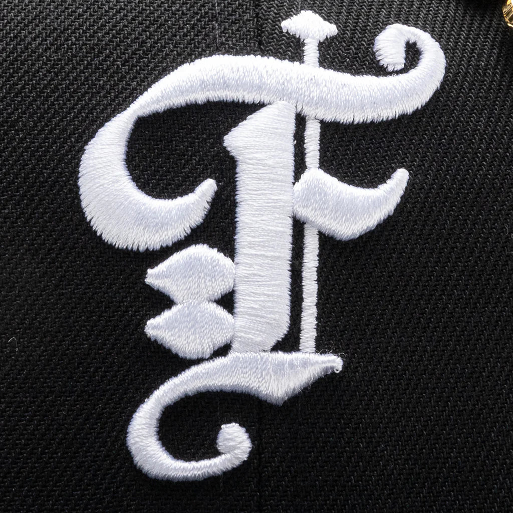 Feature x New Era 59FIFTY Fitted Old English F Scottsdale Black White