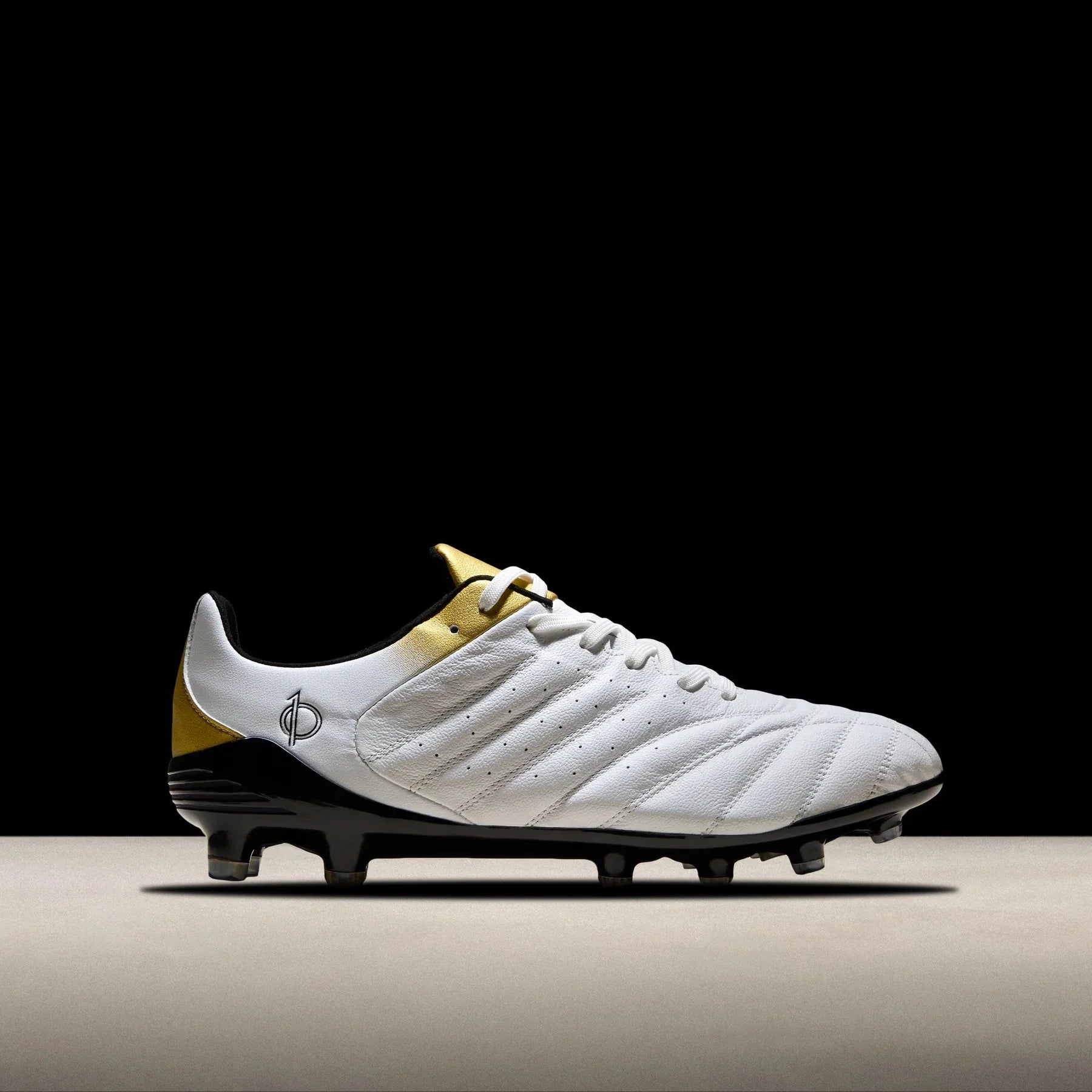 Unozero Aventto FG Firm Ground Soccer Cleats White
