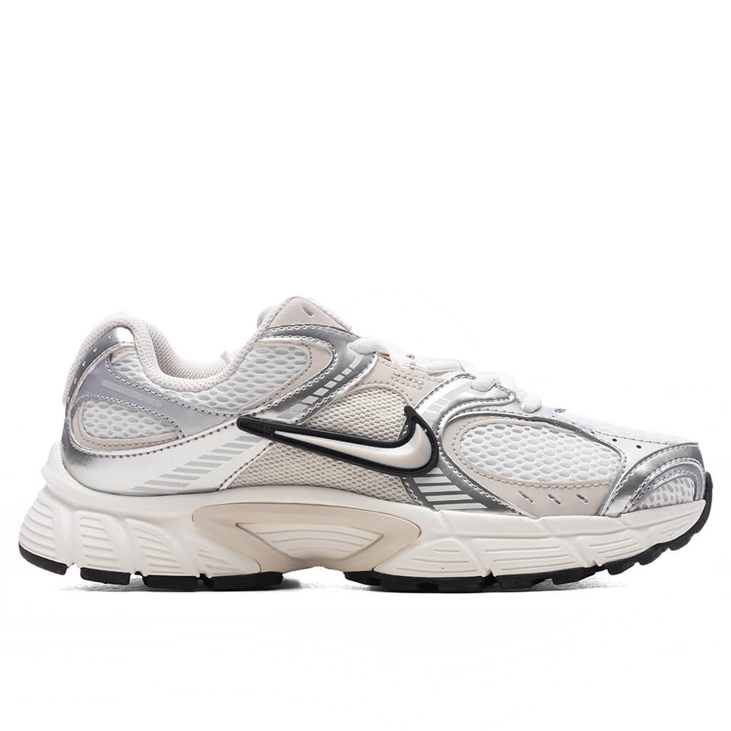 Womens V5 RNR Summit White Light Orewood Brown Sail Black