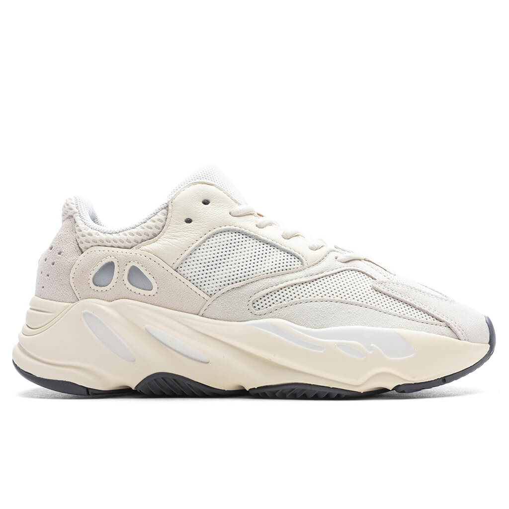 Yeezy Boost 700 Analog