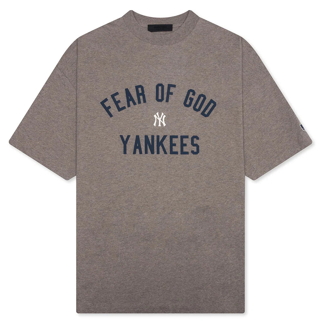 Fear of God Essentials x MLB Yankees 90s Tee Homestead Heather