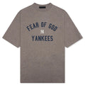 Fear of God Essentials x MLB Yankees 90s Tee Homestead Heather