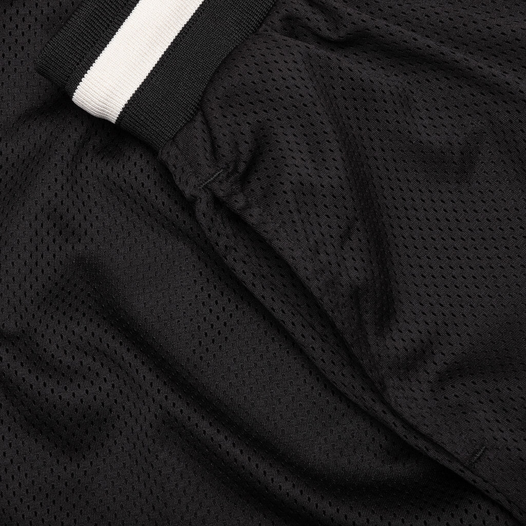 Market International Game Shorts Black