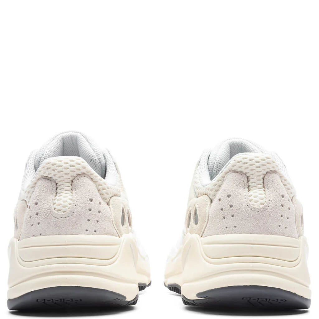 Yeezy Boost 700 Analog