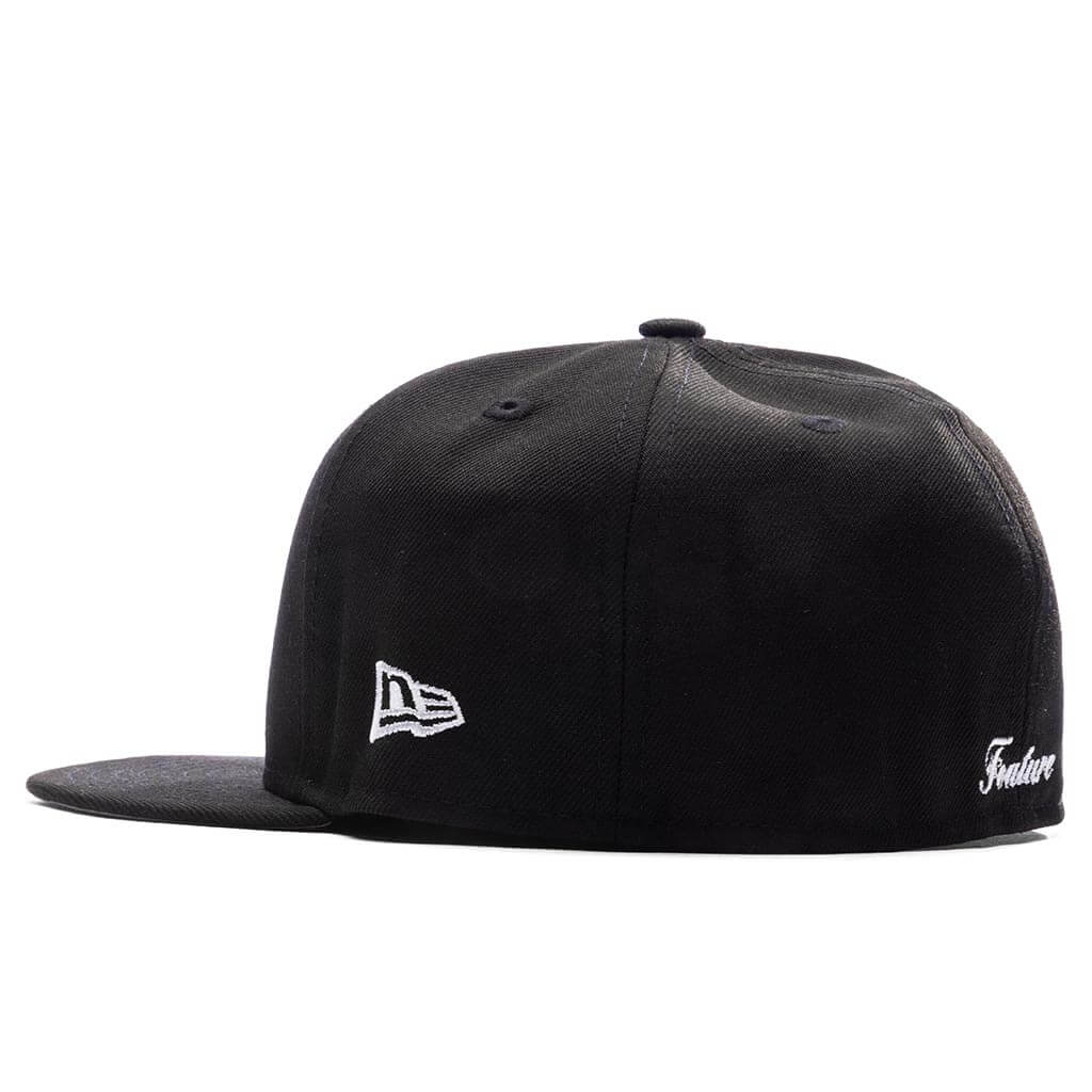 Feature x New Era Old English Calabasas Fitted Black Snow Grey
