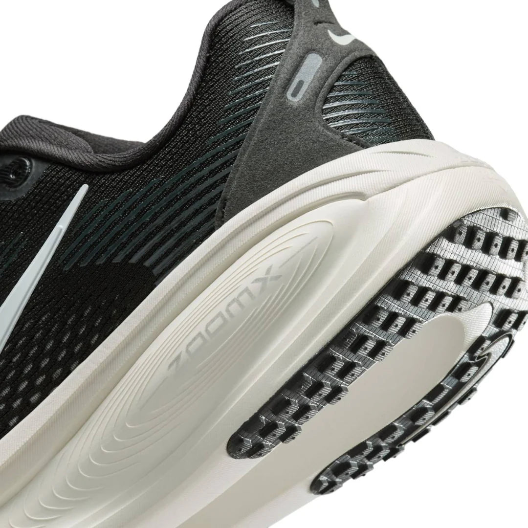 Nike Vomero 18 Preto Branco