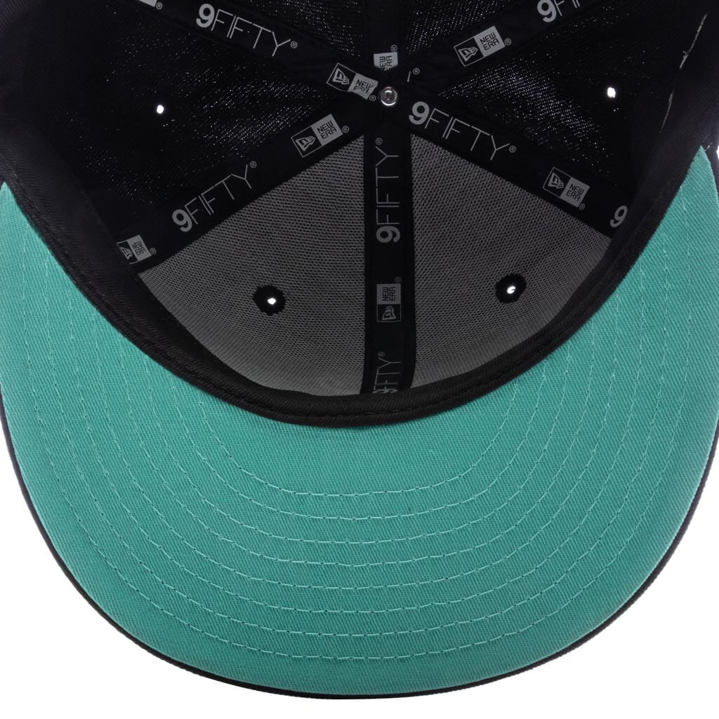 Feature x New Era Old English Las Vegas Fitted Black Mint