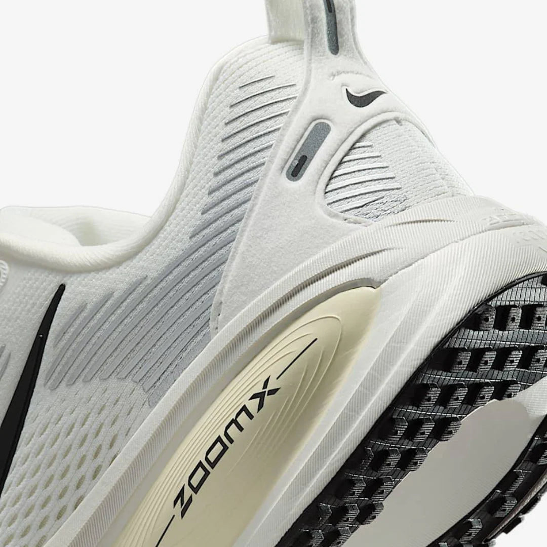 Nike Vomero 18 Branco Bege