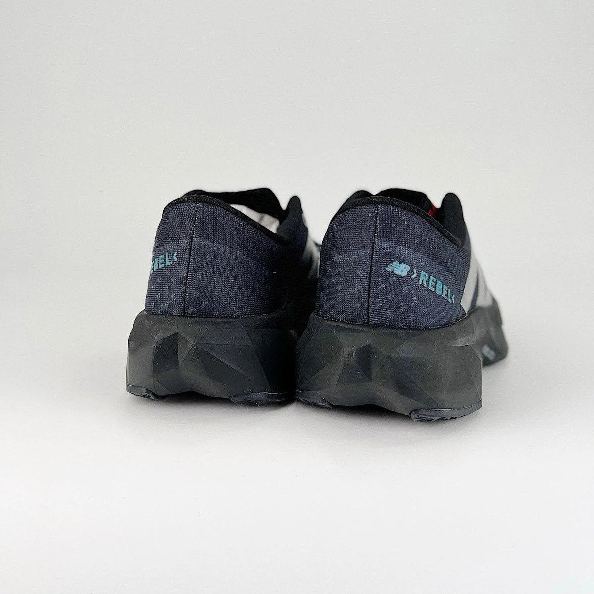 New Balance FuelCell Rebel V4 Balck Preto