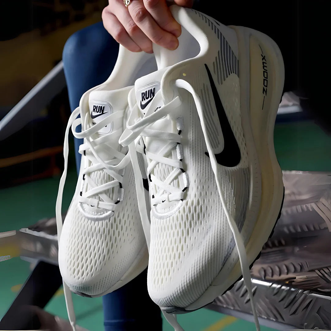 Nike Vomero 18 Branco Bege