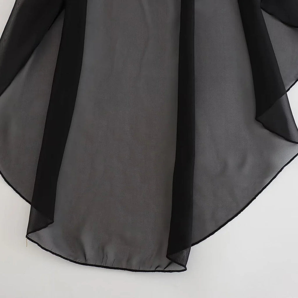 Blusa Capa Assimétrica