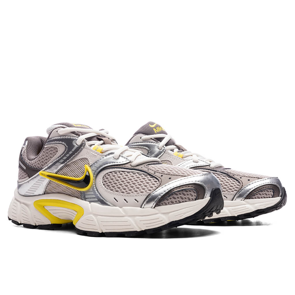 V5 RNR College Grey Black Lightening Vast Grey