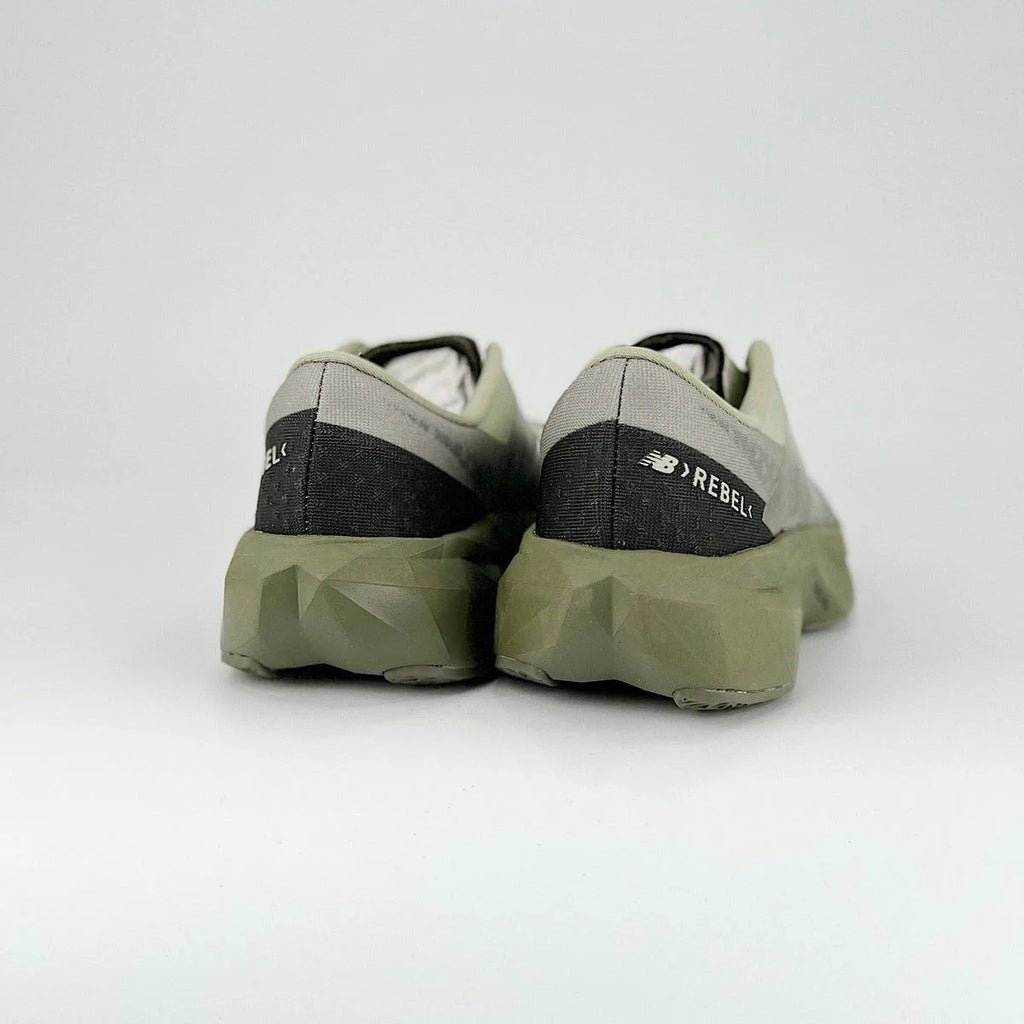 New Balance FuelCell Rebel V4 Verde militar