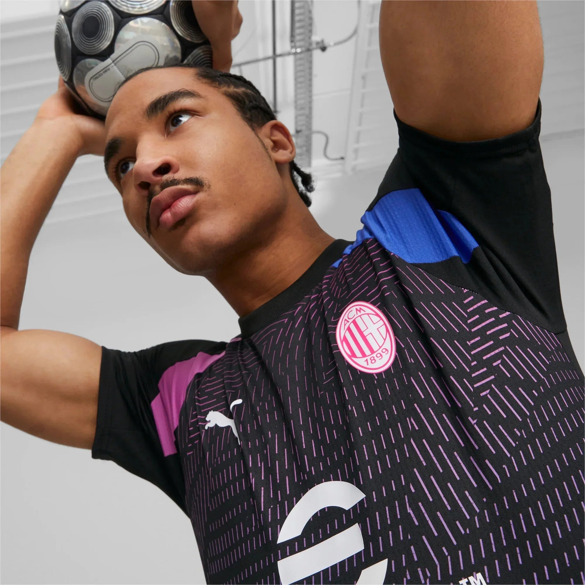 PUMA AC Milan Prematch Short Sleeve Jersey