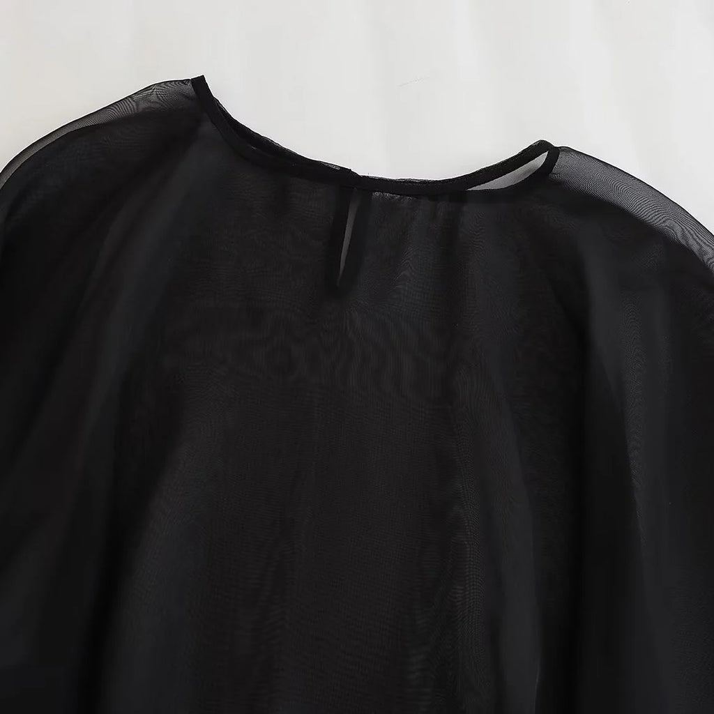 Blusa Capa Assimétrica