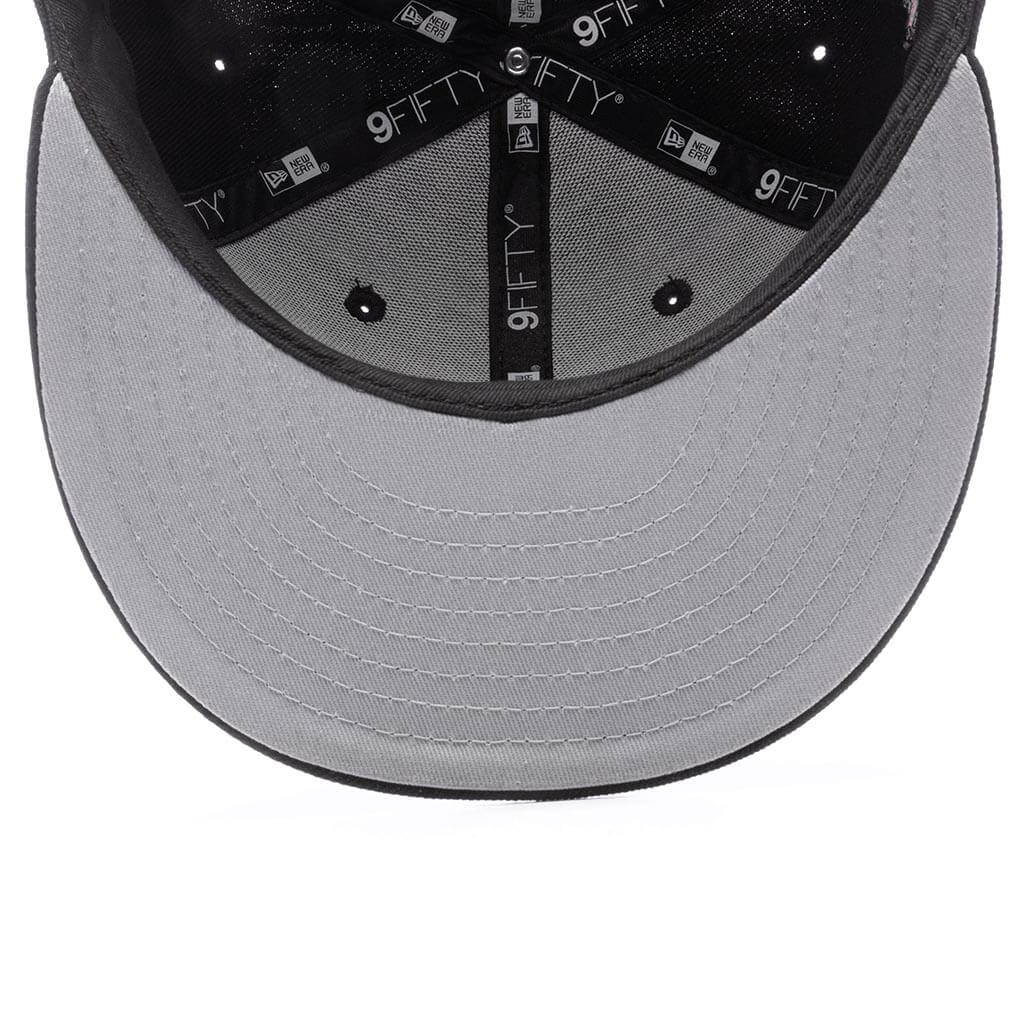Feature x New Era Old English Plaza Fitted Black Snow Grey