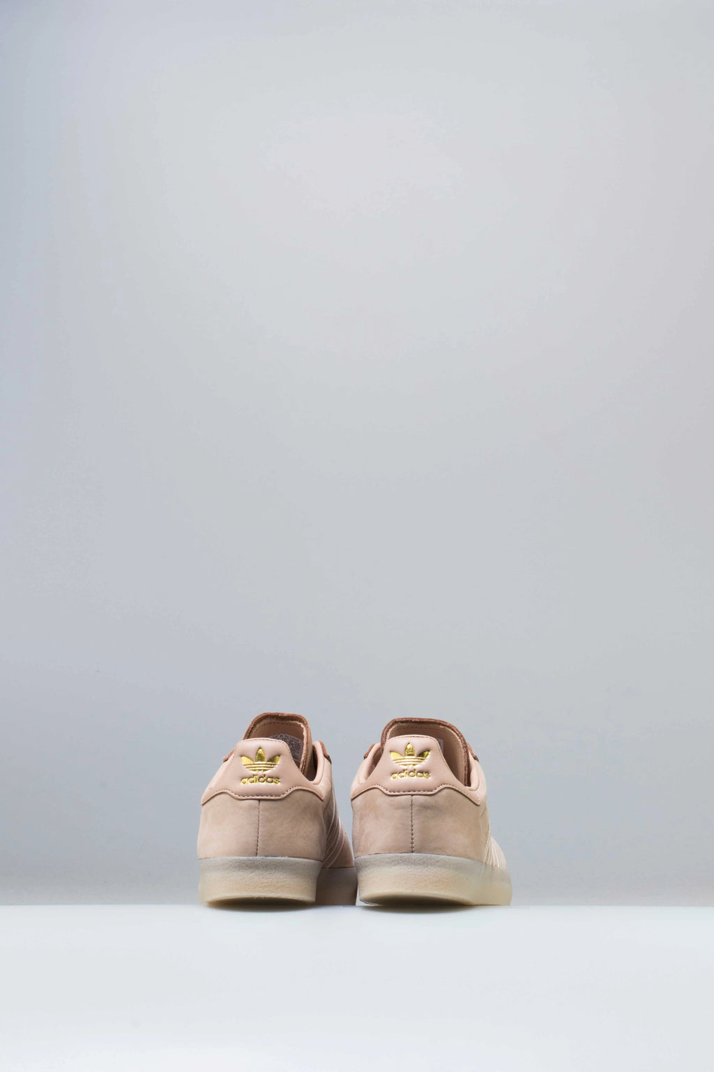 Oyster Holdings 350 Mens Shoes Ash Pearl Chalk White Gold Metallic