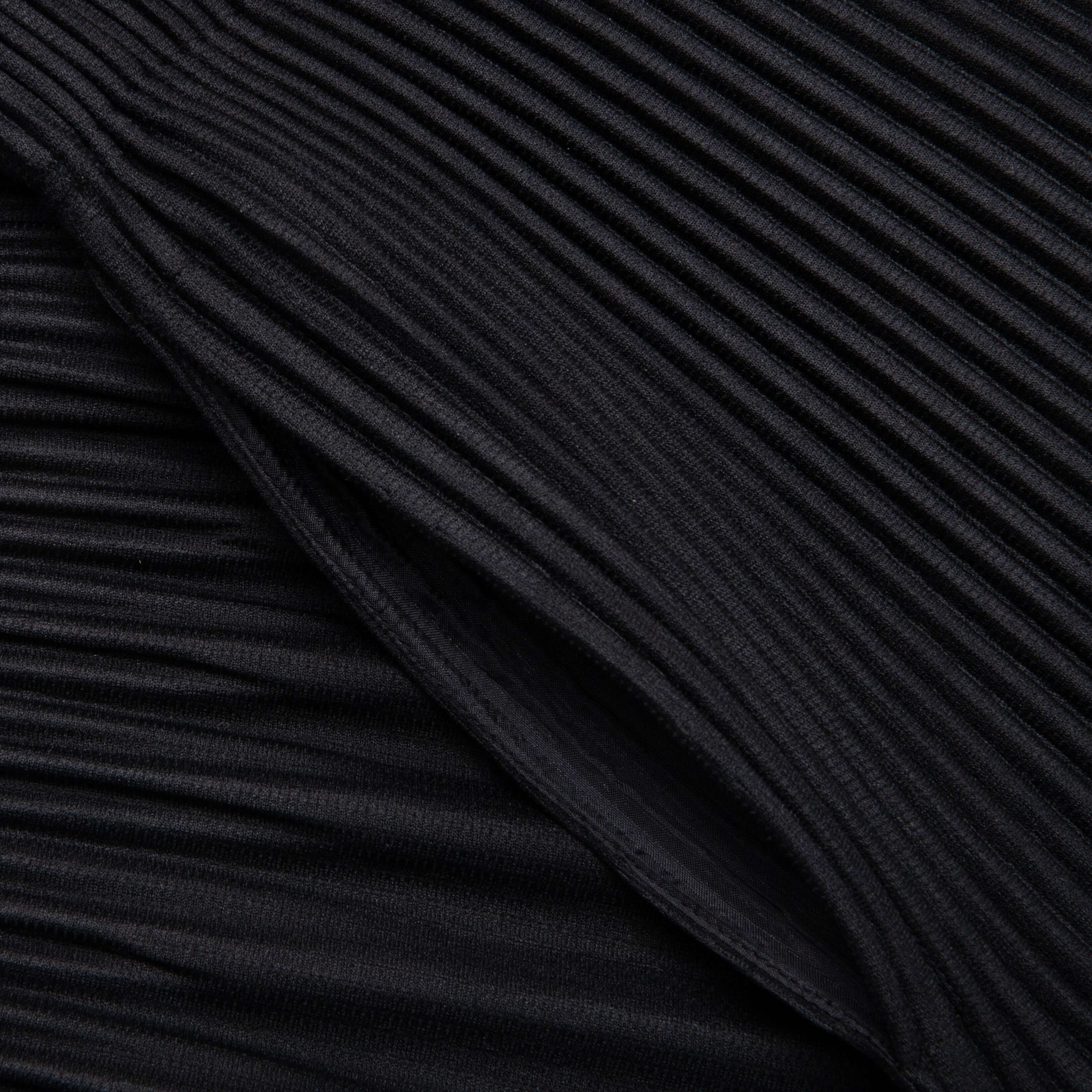 Basics Pleated Pants Black
