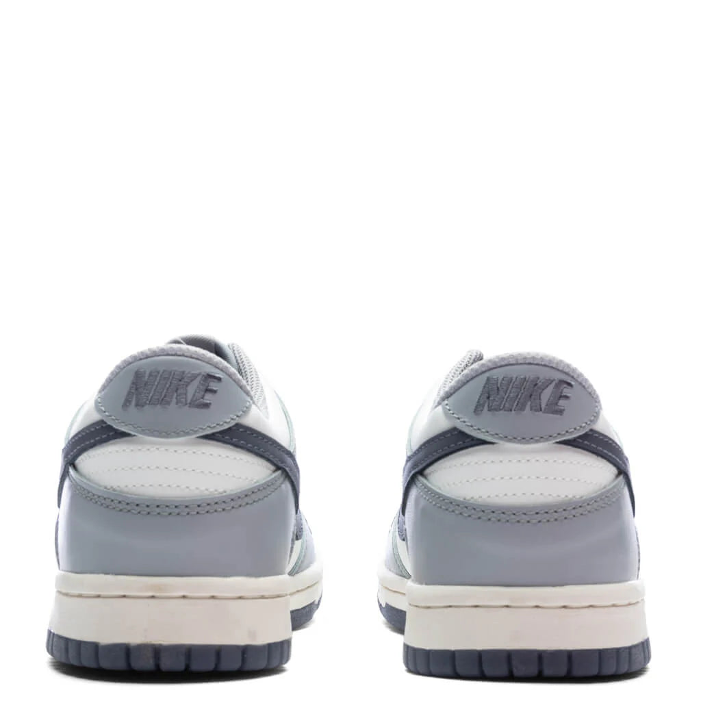 Dunk Low GS Summit White Light Carbon Wolf Grey