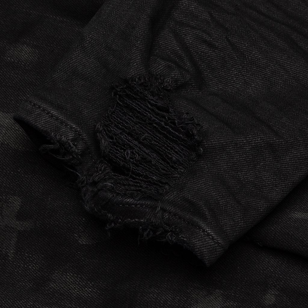 P001 Black Oil Spill