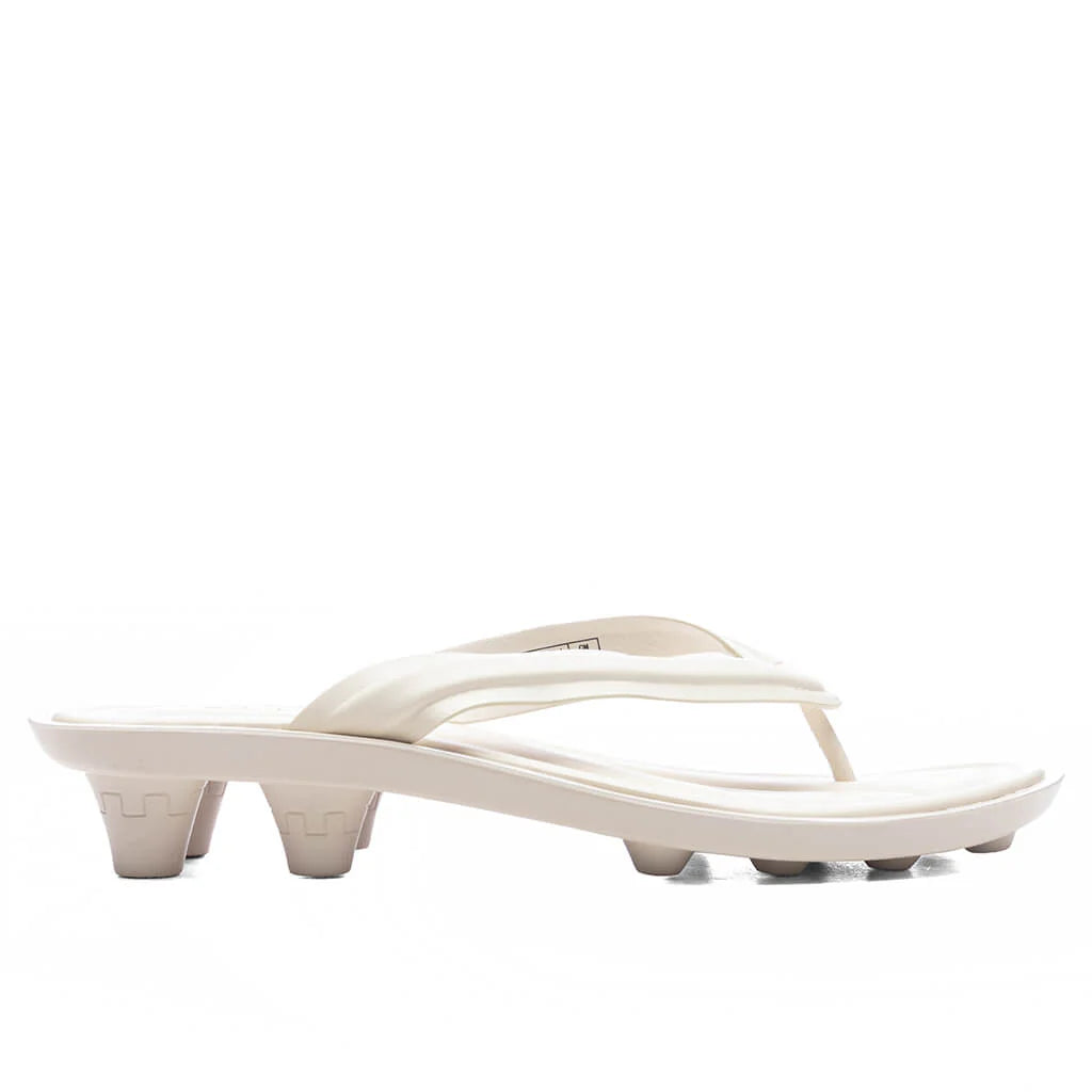 Puma x Fenty Womens Cat Cleat Leather Alpine Snow Gold