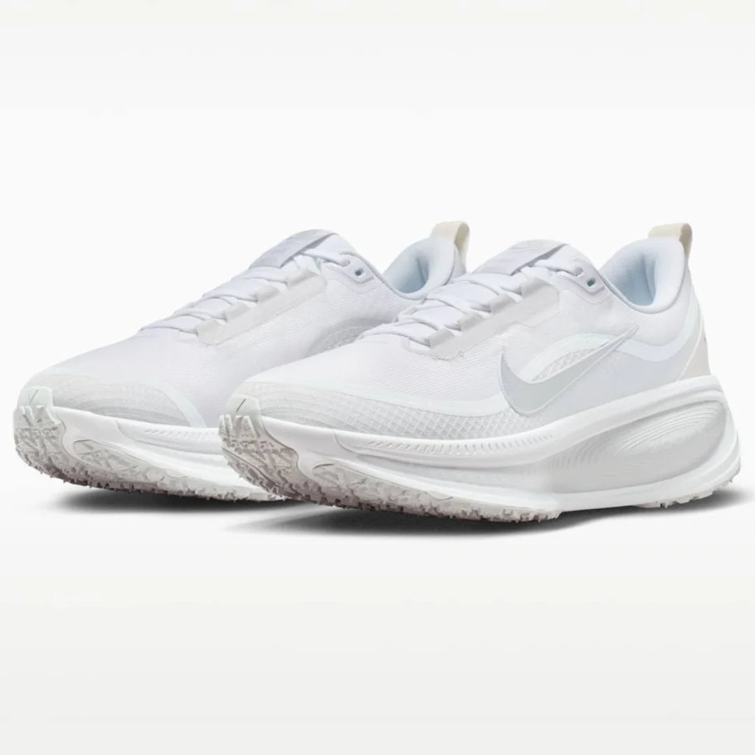 Nike Vomero 18 GORE TEX Branco Cinza Metálico
