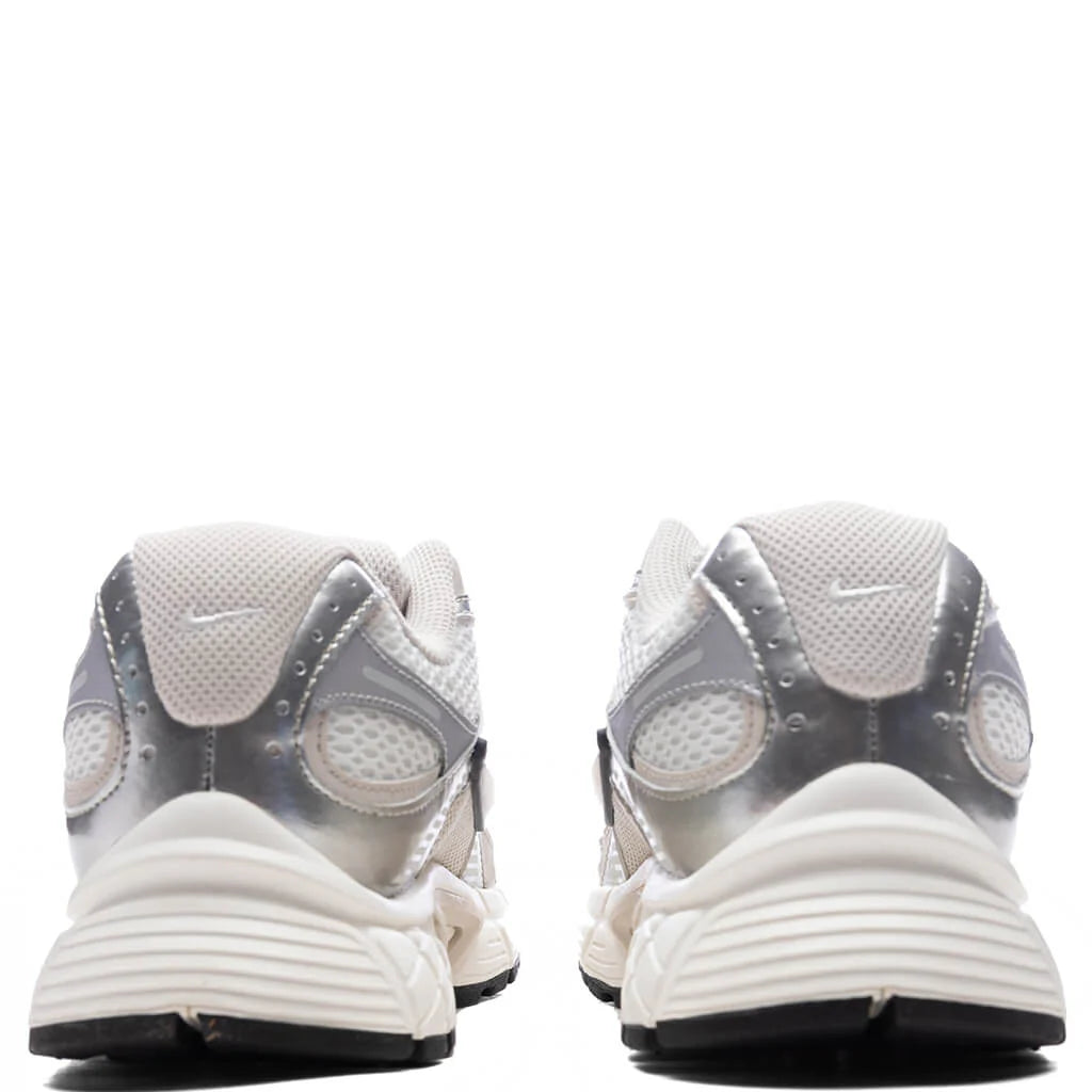 Womens V5 RNR Summit White Light Orewood Brown Sail Black