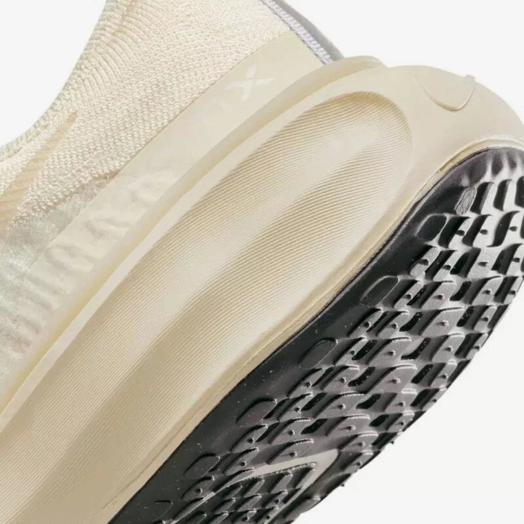 Nike Invincible Run 3 Bege