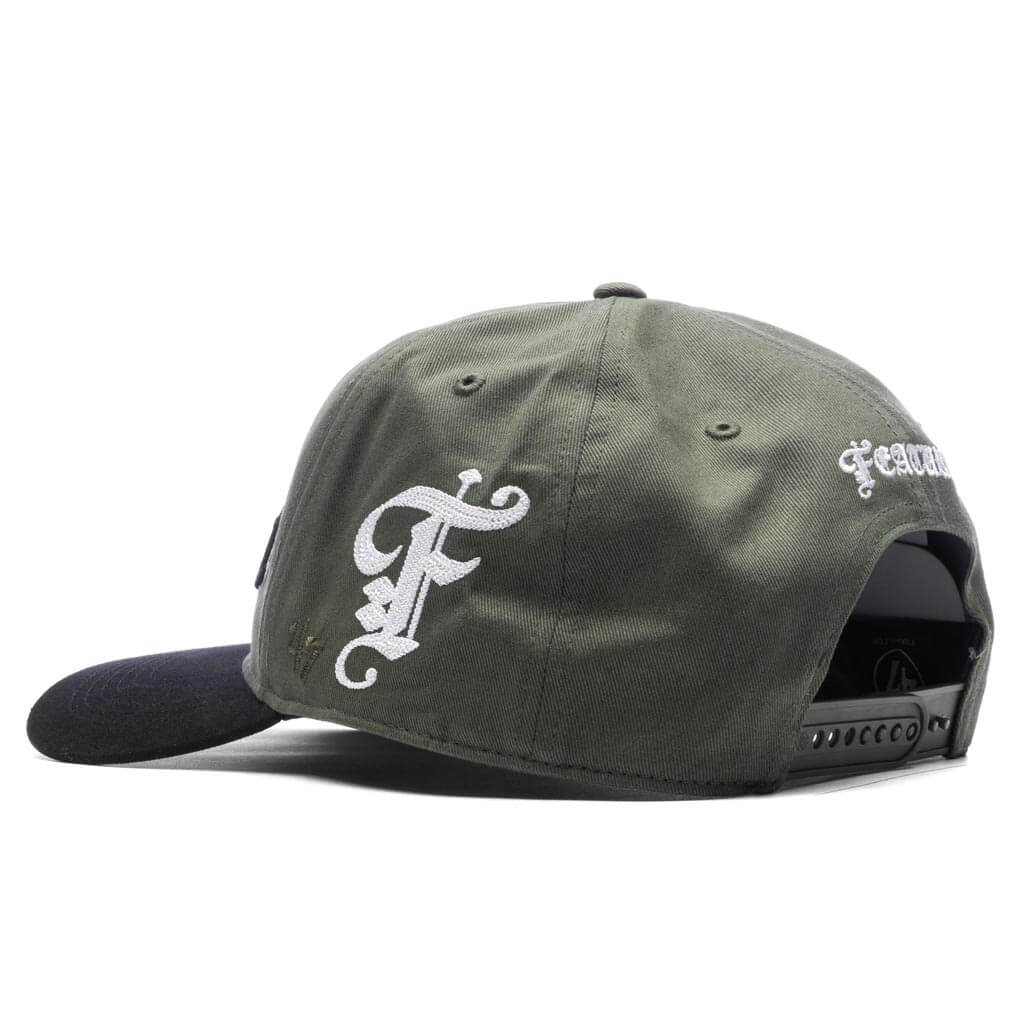 Feature x 47 Brand Chain 47 Hitch RF Las Vegas Raiders
