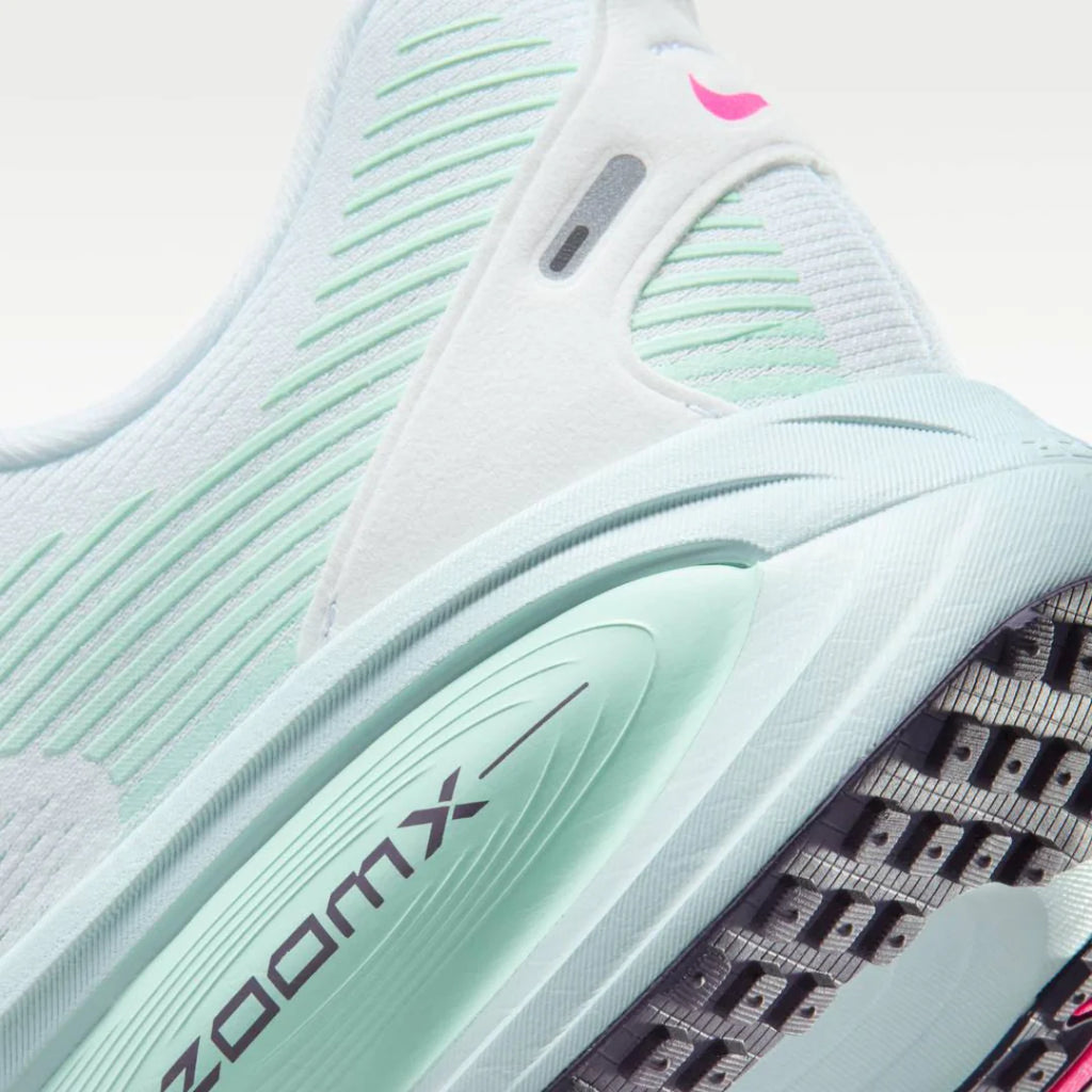 Nike Vomero 18 Azul Glacial Rosa