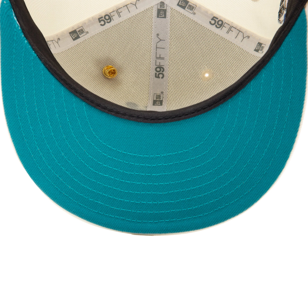 Feature x New Era 59FIFTY Fitted Old English F La Jolla Chrome White Aqua